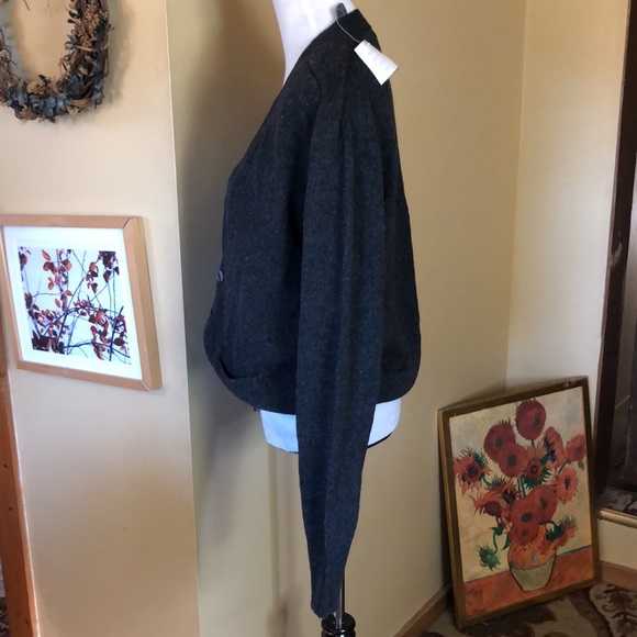 Vintage LORD & TAYLOR  Size Medium 100% Pure New Wool Deep-V Button Cardigan NEW - Picture 9 of 15